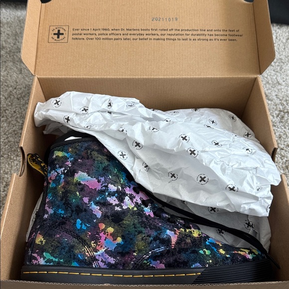 Dr. Martens AirWair Splatter Boots shoes 9 Sheridan black rainbow burst suede - Picture 4 of 5